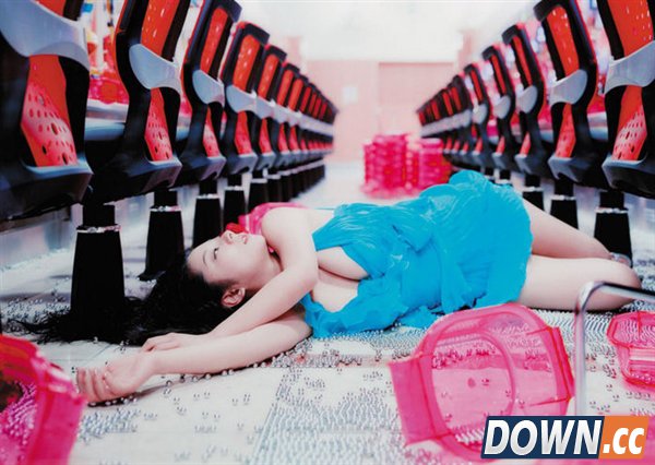 另类唯美 美女的“死亡”写真