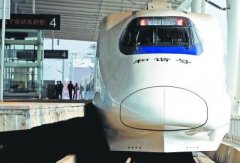 中铁快运借高铁配送“搅局”快递市场