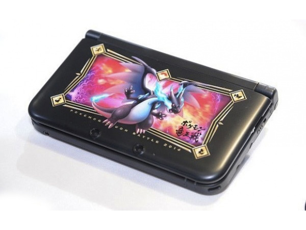 只能看看了 仅有两部的限定版3DS LL