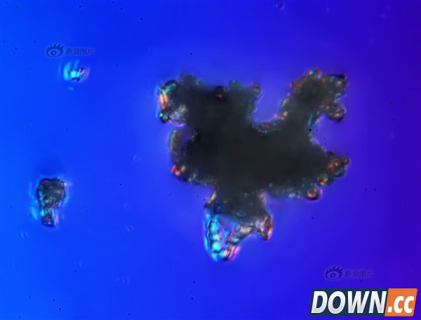 吓尿了！放大1000倍的北京雾霾