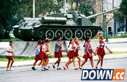 丑到爆的奇葩校服盘点 网友大吐槽