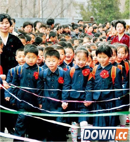 丑到爆的奇葩校服盘点 网友大吐槽