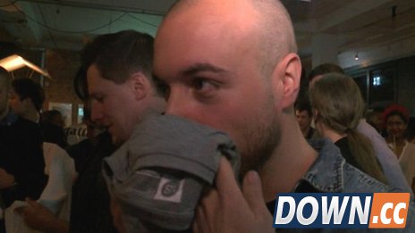 “臭”味一相投 就坠入爱河？