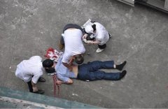 一苹果专营店店主在中关村e世界跳楼自杀