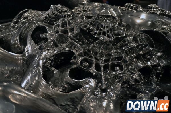 太牛了：全球首款液态金属打造的汽车