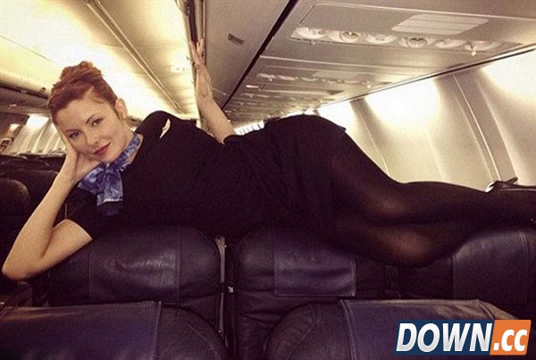 这组自拍你肯定喜欢：各国制服空姐
