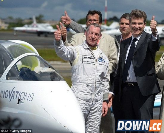 电动汽车弱爆了：空客展示小型电动飞机