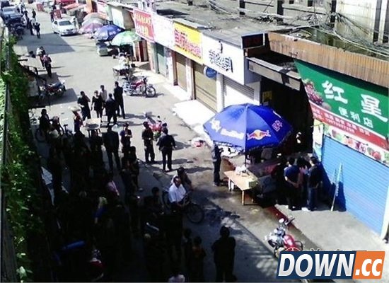 网吧2死2伤血流成河 仍有人淡定打游戏