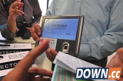 考场里的“战争”：高考作弊/反作弊神器盘点