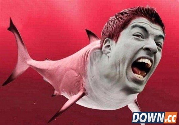 苏亚雷斯咬人帽子戏法 PS高手们玩疯了