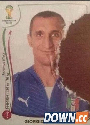 苏亚雷斯咬人帽子戏法 PS高手们玩疯了