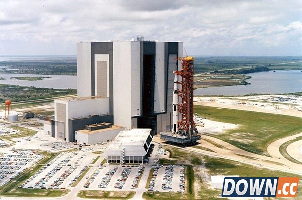 重温历史时刻:美国登月45周年珍贵照片展