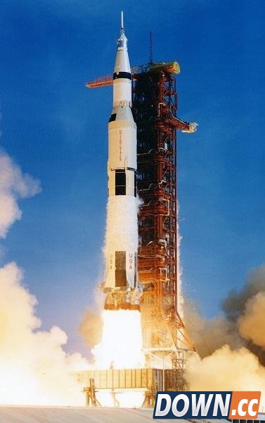 重温历史时刻:美国登月45周年珍贵照片展