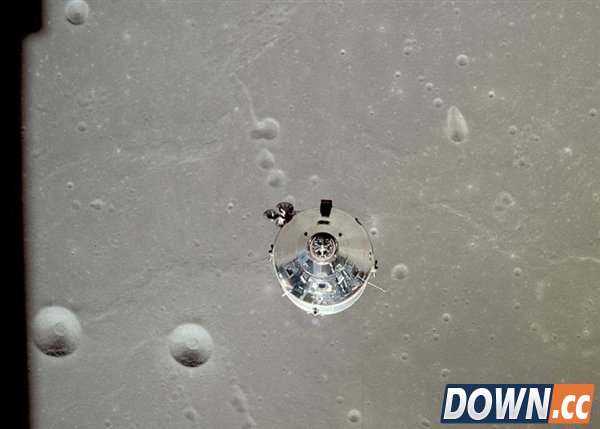 重温历史时刻:美国登月45周年珍贵照片展