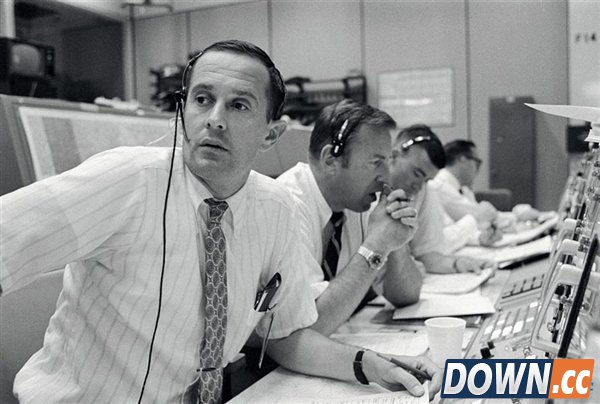 重温历史时刻:美国登月45周年珍贵照片展