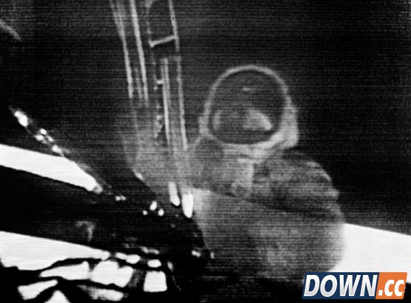 重温历史时刻:美国登月45周年珍贵照片展