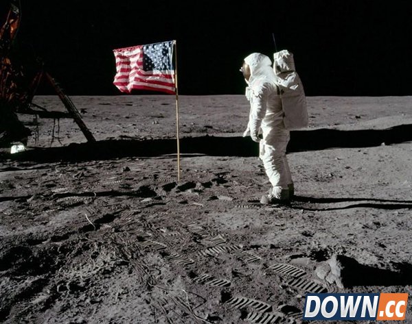 重温历史时刻:美国登月45周年珍贵照片展