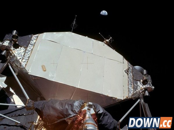 重温历史时刻:美国登月45周年珍贵照片展