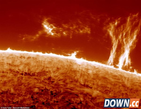 英七旬老人自家花园拍摄太阳耀斑:壮观