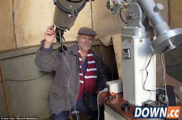 英七旬老人自家花园拍摄太阳耀斑:壮观