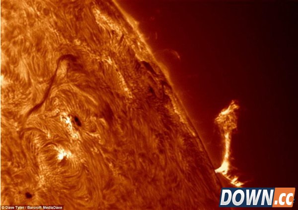 英七旬老人自家花园拍摄太阳耀斑:壮观