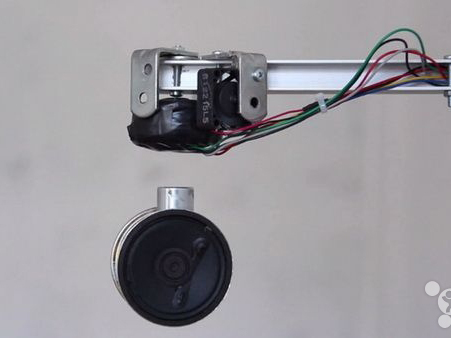 艺术与技术的结合：悬浮蓝牙音箱