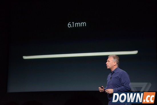 苹果发布全球最薄平板电脑 国内3588元起售