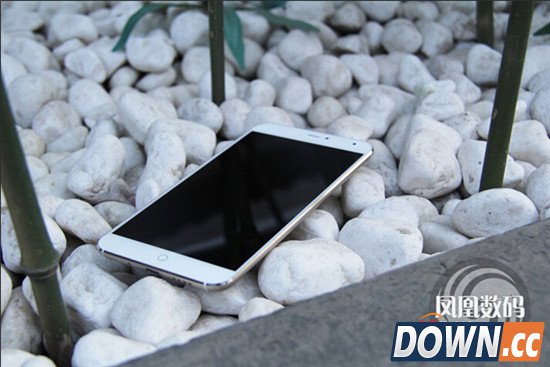 魅族MX4 YunOS版真机开箱图赏：土豪金美翻了（附视频）