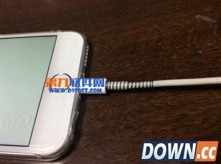 iphone数据线容易坏怎么办 一招解决iphone充电线易断问题