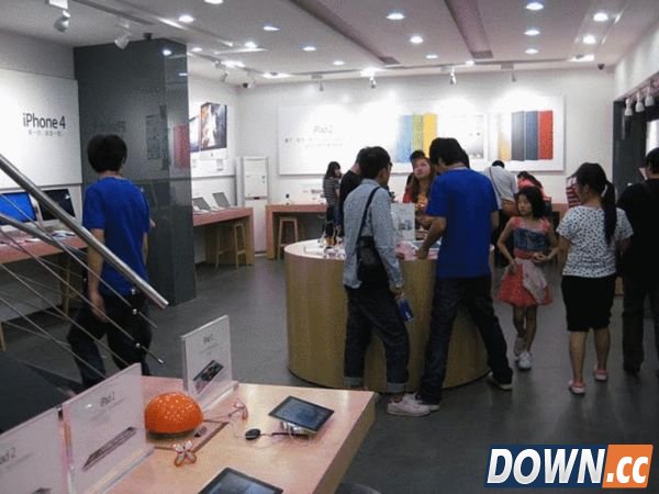 国内假苹果专卖店 以假乱真实在太官方了