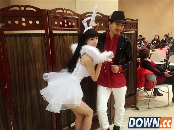 这就是百度新“度娘”？还是个兔女郎...