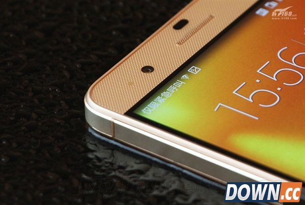 闪瞎眼：华为荣耀6 Plus土豪金版真机图赏