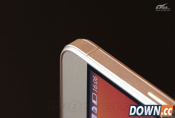 闪瞎眼：华为荣耀6 Plus土豪金版真机图赏