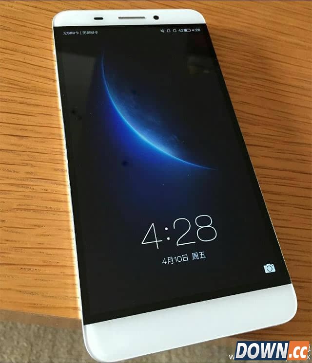 乐视手机再曝光 国民老公王思聪微博晒产品图