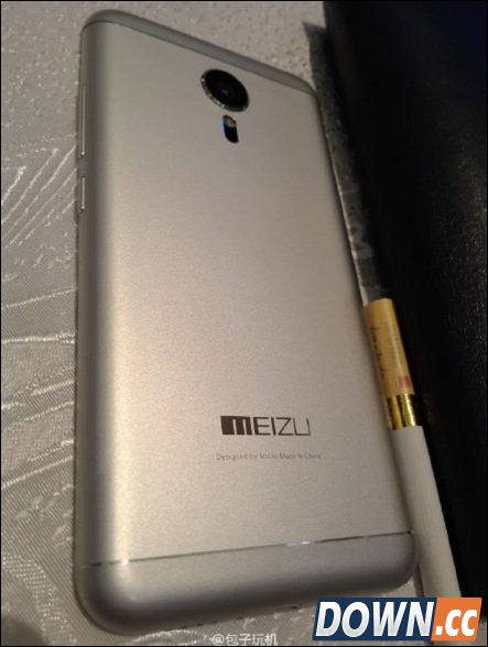 魅族MX5后盖色差显著