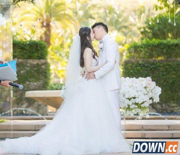 刘强东与奶茶婚礼图集