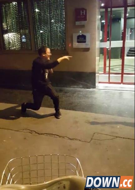 笑笑和PDD法国街头飙舞