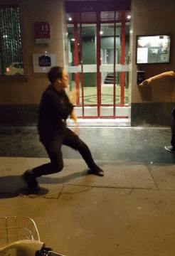 笑笑和PDD法国街头飙舞