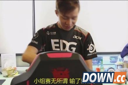 外国玩家如何评论第二轮SKT胜EDG