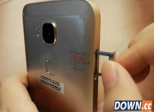 华为g7 plus怎么装SIM卡