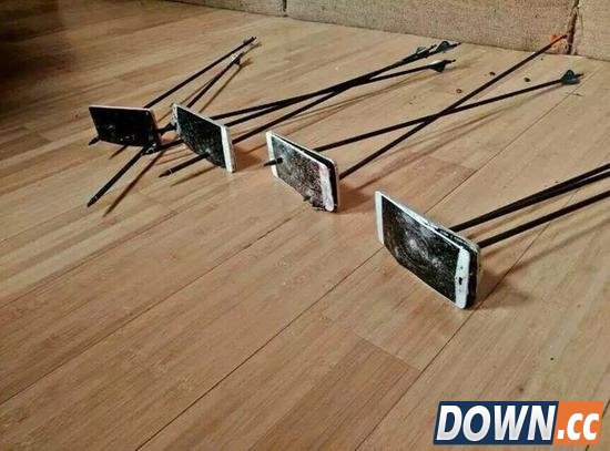 手机当盾牌?周鸿祎长箭射穿多部手机与奇酷比硬度