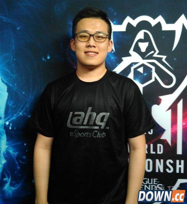 AHQ上单Ziv表示赢SKT几率大