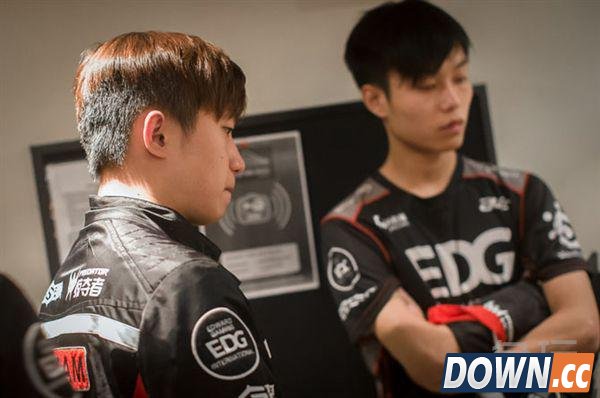 国外玩家如何评论FNC VS EDG