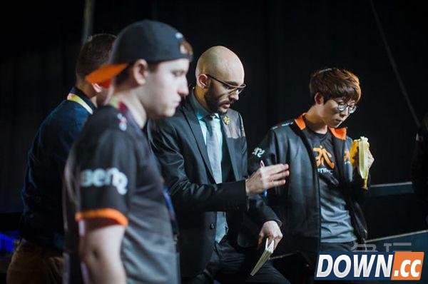 国外玩家如何评论FNC VS EDG