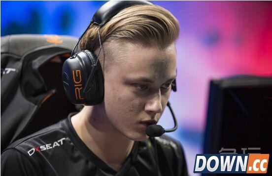 FNC大比分击败EDG 赛后国外名人评论