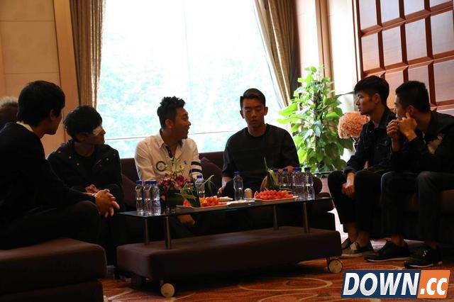 跑男郑恺加入OMG战队