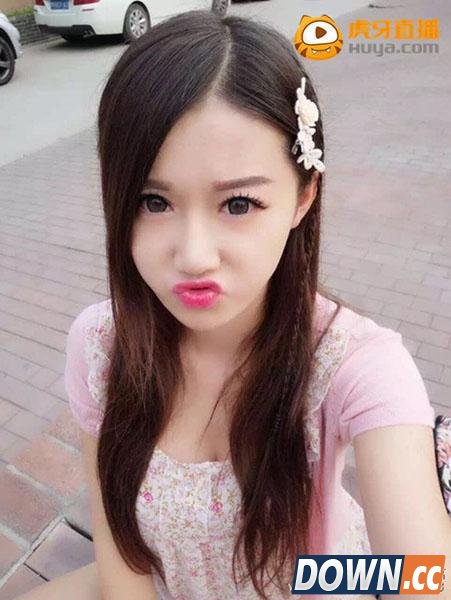 EDG纹身女主播加盟虎牙