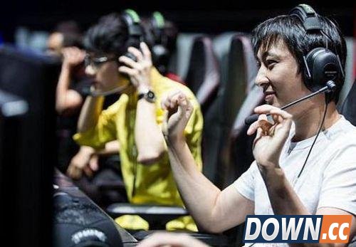 王校长66部iPhone抽奖赠送观众