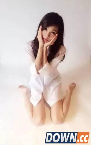 台湾妹子打lol售货员变嫩模