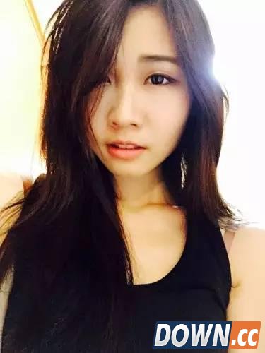 台湾妹子打lol售货员变嫩模